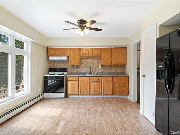 674 Sprout Brook Rd — Photo 3