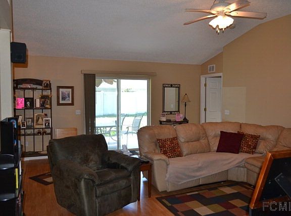 5th image of 15 Bickwick Ln