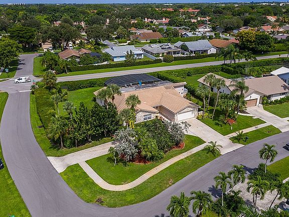 Very large private yard 