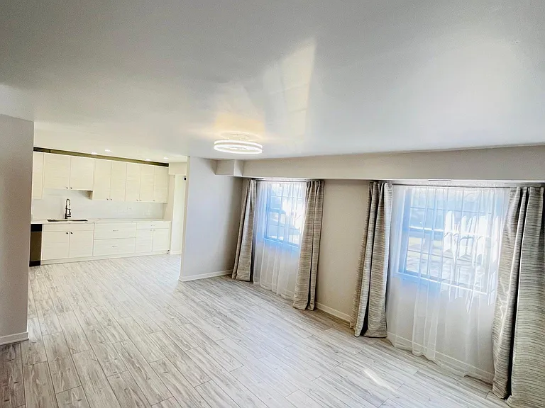 1486 W Jefferson Ave #JB — Photo 3