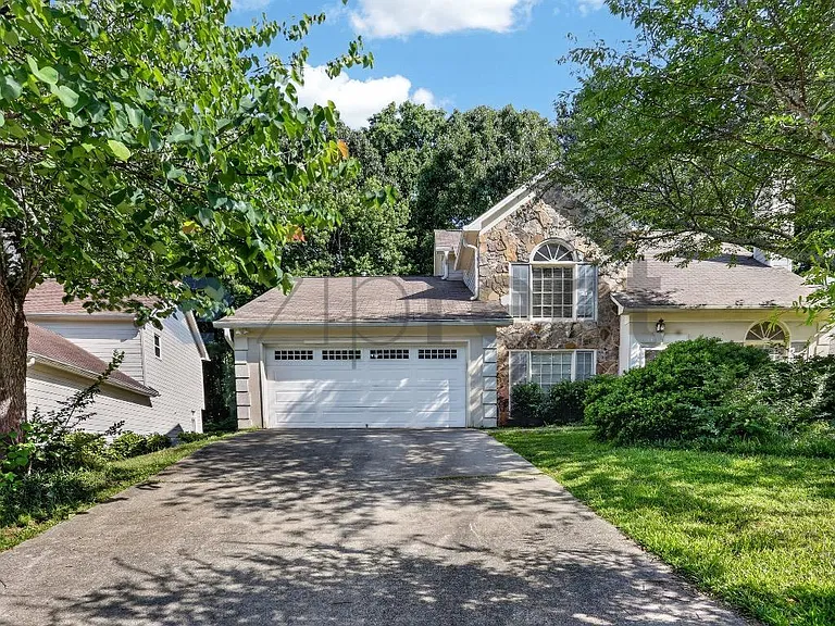 170 Pine Bridge Trl — Photo 1
