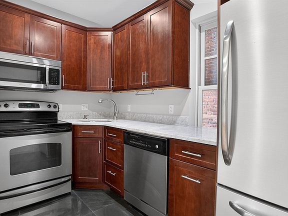 4th image of 55 Magazine St APT 28