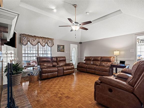 3rd image of 7412 Wesley Ct