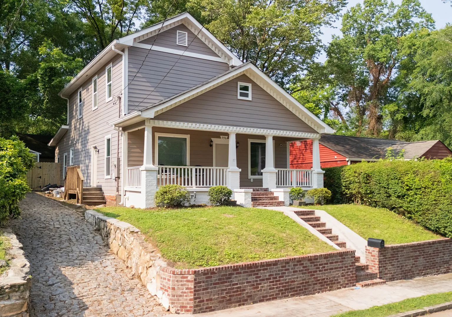Spacious 4/3.5 w/ Master on Main and Fully Fenced Backyard! — Photo 3