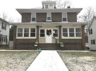 802 E 3rd St, Dixon, IL 61021