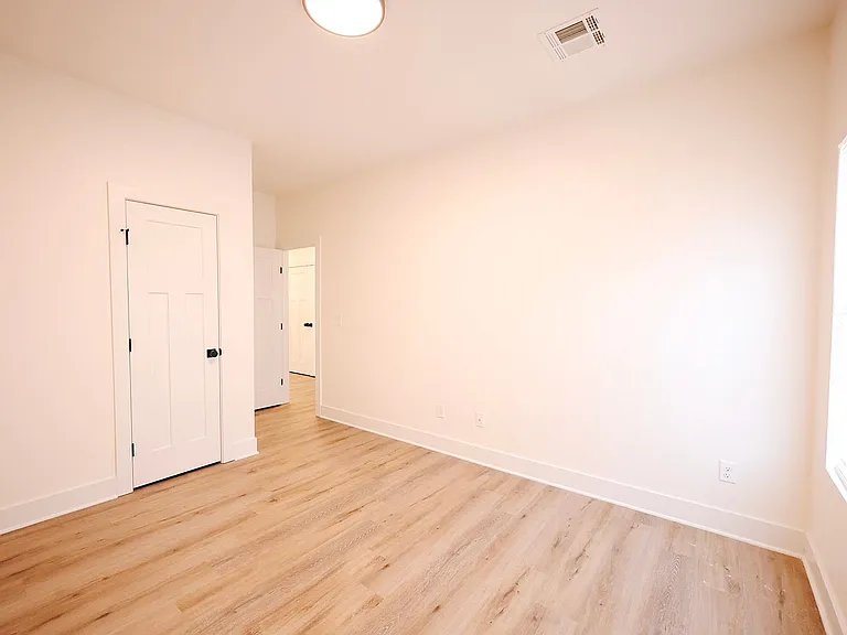 522 E Briarbrook Ln — Photo 14