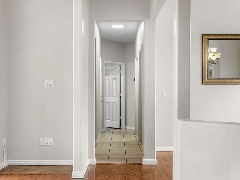 852 Silvercliff Way — Photo 40