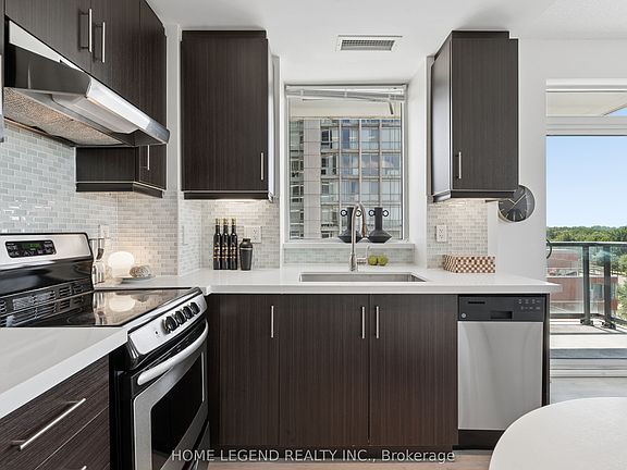 4th image of 68 Canterbury Pl #605