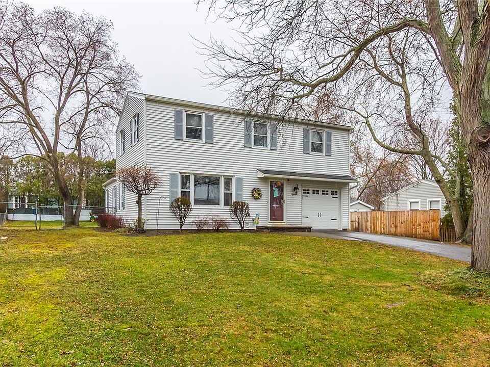 1st image of 18 Dorset Dr