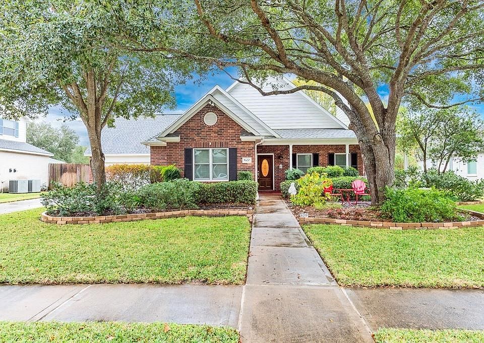 Note the front and wrap around porch!
