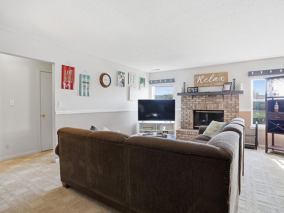 4th image of 1525 Carlton Dr