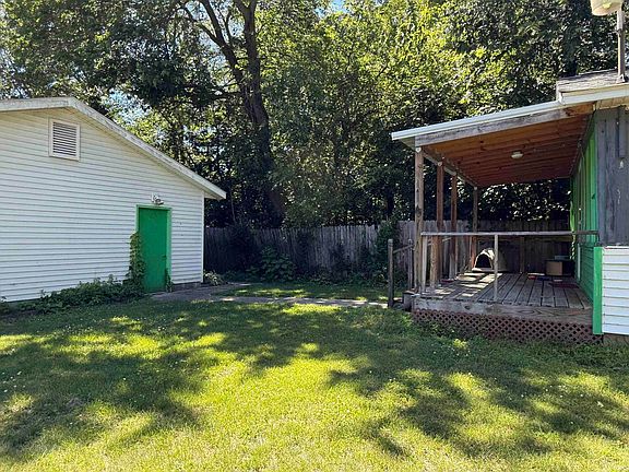 3rd image of 22834 Firwood Ln
