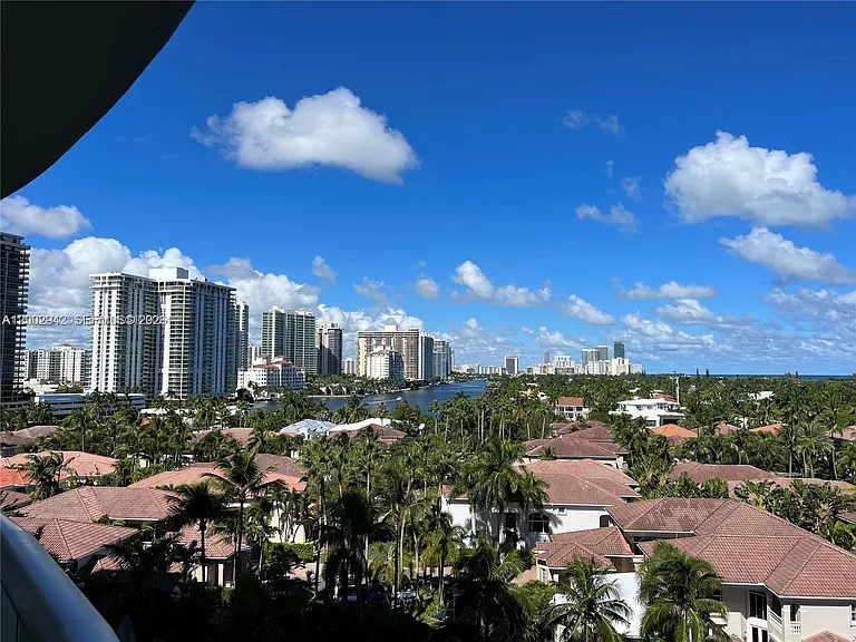 19380 Collins Ave #818 — Photo 3