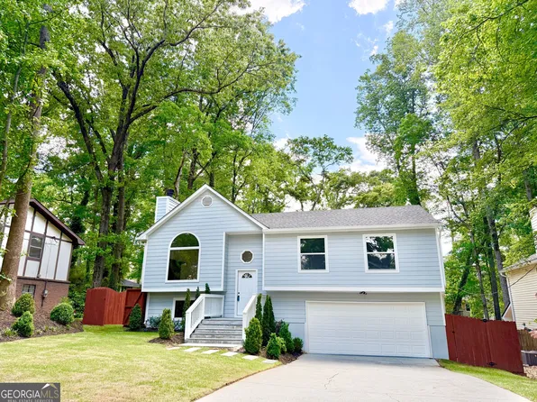 8399 Lake Dr, Snellville, GA 30039