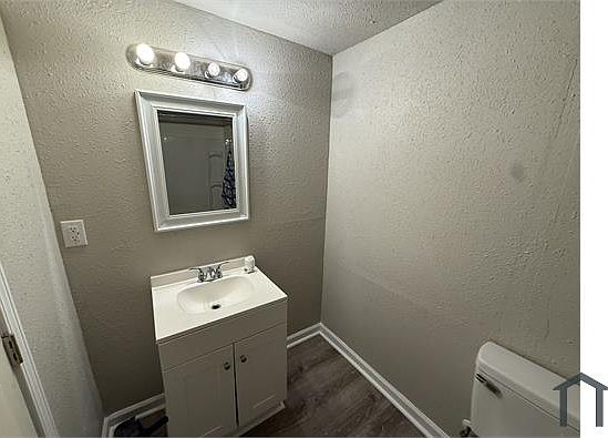 3rd image of 1118 Rich Ave