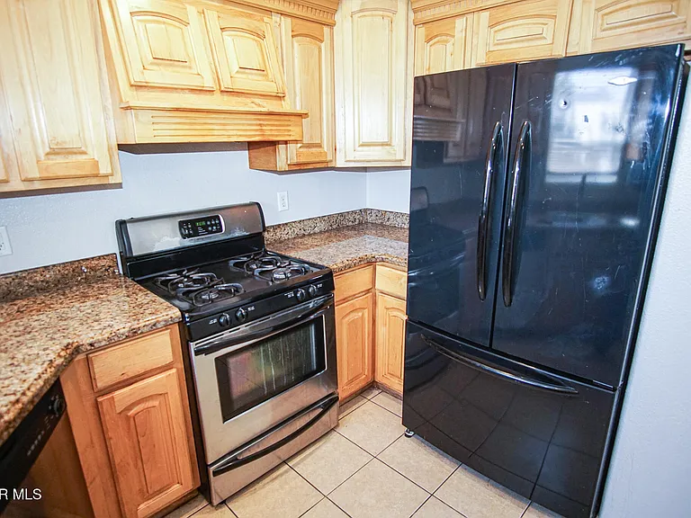 528 Green Village Ct #B — Photo 10