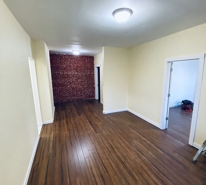 1st image of 4418 30th Ave APT 2R
