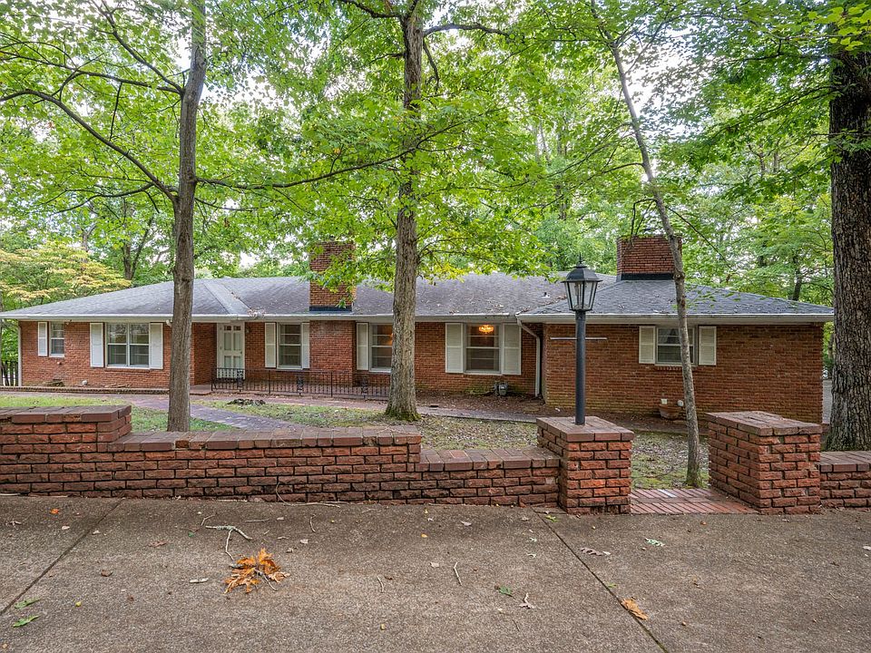 1st image of 102 Lakewood Dr