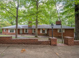 102 Lakewood Dr, Dickson, TN 37055