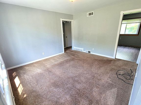 4th image of 24644 Bolam Ave