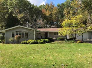 289 Hickory Hill Rd, Chagrin Falls, OH 44022