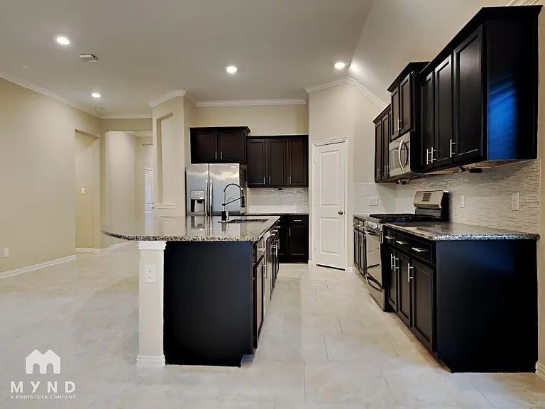 2925 Fox Ledge Ct — Photo 3