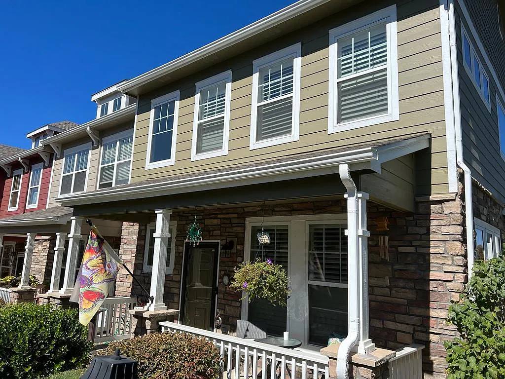 3 bed, 1900 sqft, $2,750 — Photo 1