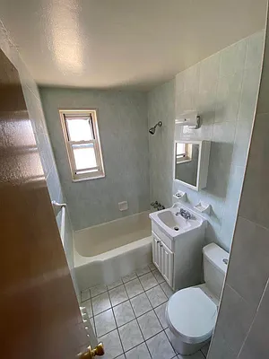 Rented by Contact Realty | media 27