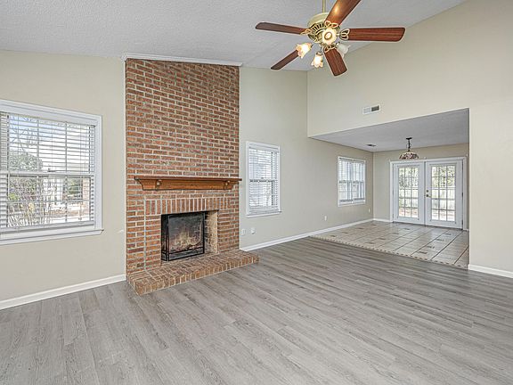 2nd image of 103 York Pl