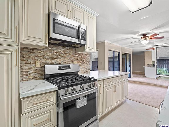 5th image of 510 N Maryland Ave Unit 109