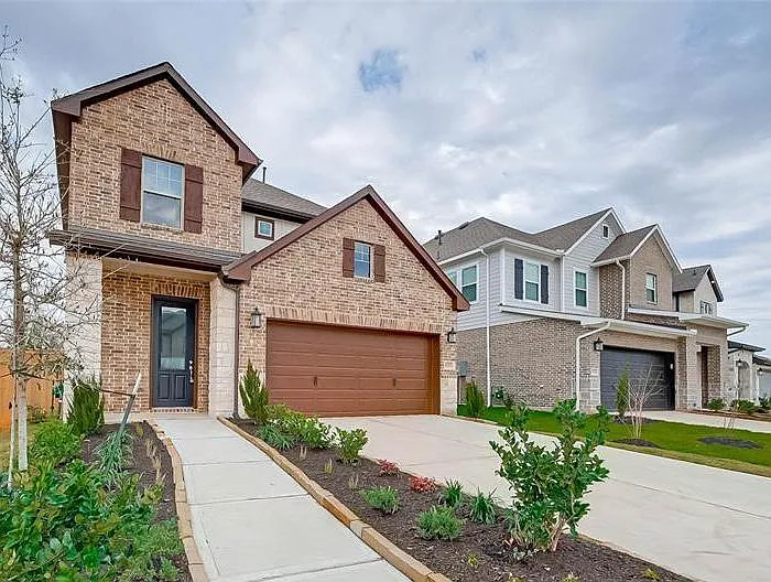 10707 Deer Path Dr — Photo 1