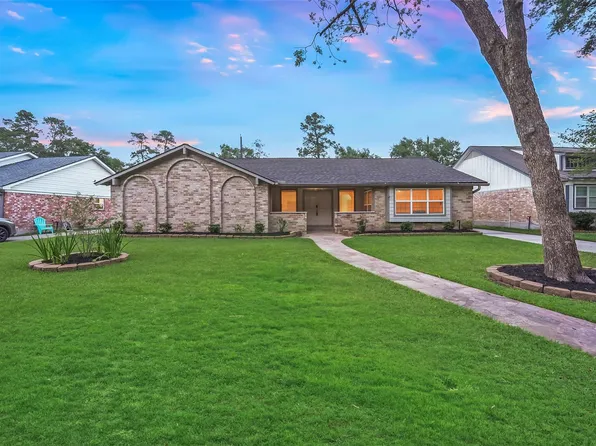 25510 Many Oak Dr, Spring, TX 77380