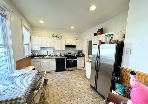37 Hillside St Photo 1