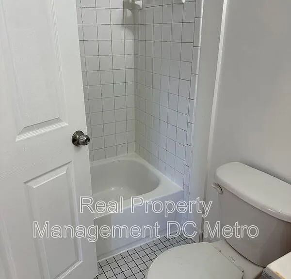 1441 Spring Rd NW #202 — Photo 11