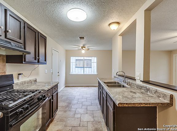 2nd image of 2918 Keslake St