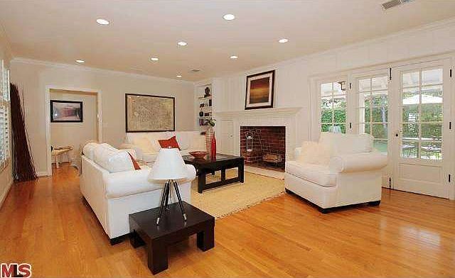 1st image of 109 S Carmelina Ave