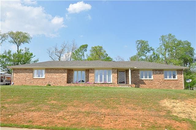 1st image of 2477 Andersonville Dr