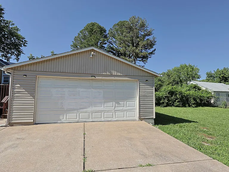 418 N Dade Ave — Photo 30