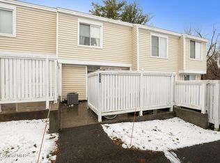 205 Chatham Ct, East Greenbush, NY 12061