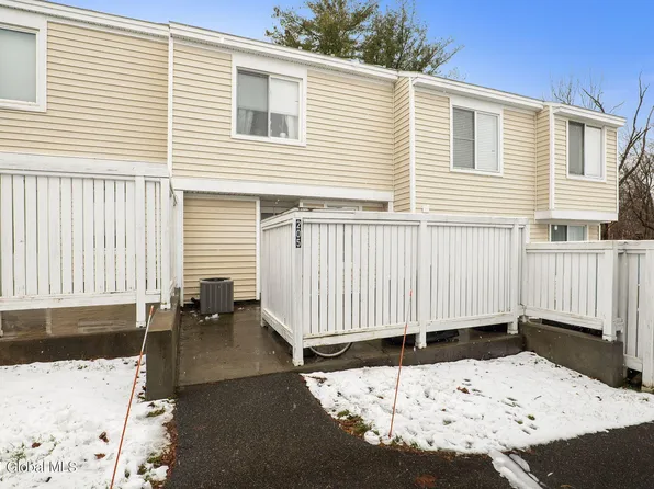 205 Chatham Court, East Greenbush, NY 12061