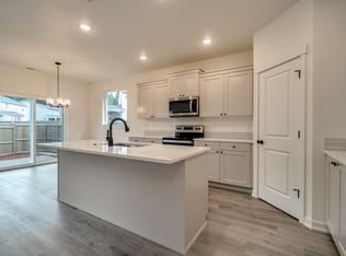 1488 NE Forest Park St, Estacada, OR 97023