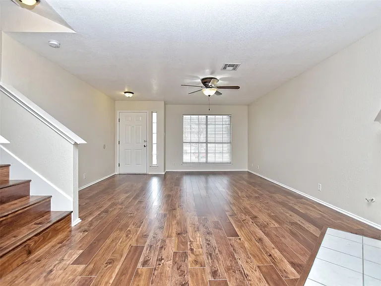2205 Southeastern Trl — Photo 2