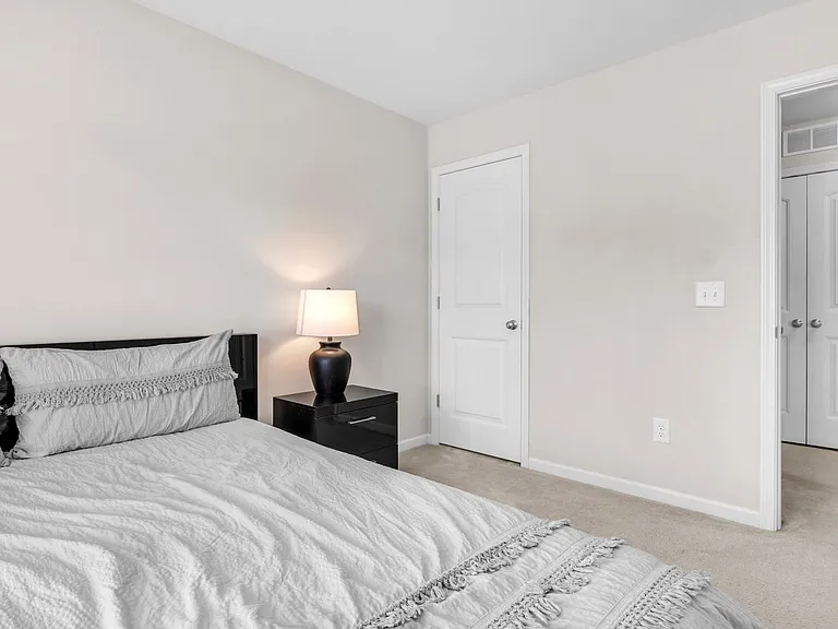 405 Belhaven Ct — Photo 39