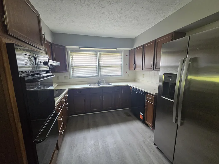 3334 Nevius Dr — Photo 12