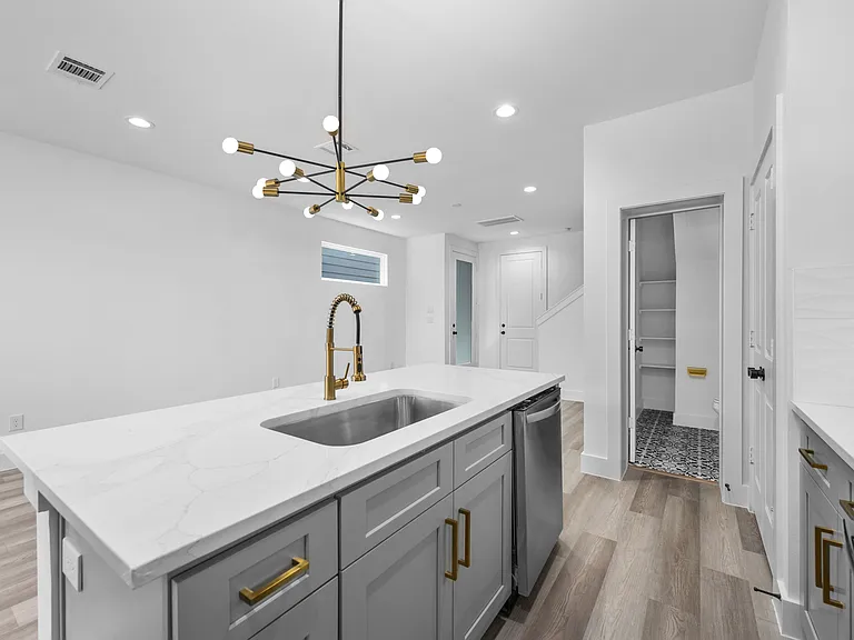 417 Thornton Rd — Photo 8