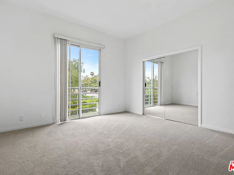 1325 Arizona Ave #201 — Photo 47
