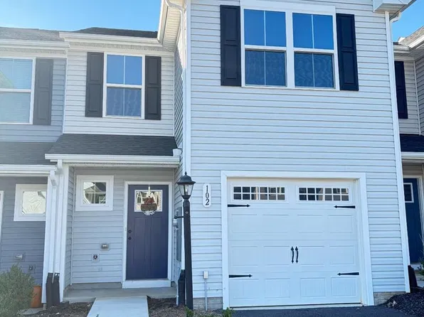 102 Calais Pl, Hedgesville, WV 25427