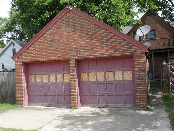 4th image of 2006 W Clarke Ave