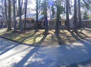 27 Braemar Dr, Hampton, VA 23669