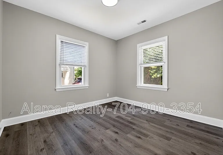 2322 Belfast Dr — Photo 12